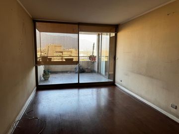 Departamento 3 dormitorios 2 baños. Inmueble adjudicado en remate ubicado en Vicuña Mackenna 6501, Metro Mirador, La Florida.
