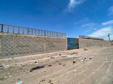 Local Industrial con Terredo de 2.500 m2 y 855m2 Construidos, en Pasaje El Caliche lotes 11 y 12 Alto Hospicio, Iquique.