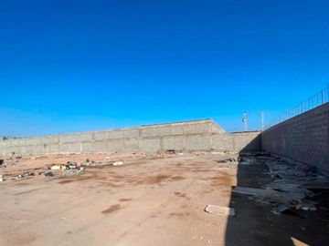 Local Industrial con Terredo de 2.500 m2 y 855m2 Construidos, en Pasaje El Caliche lotes 11 y 12 Alto Hospicio, Iquique.