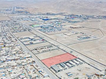 Local Industrial con Terredo de 2.500 m2 y 855m2 Construidos, en Pasaje El Caliche lotes 11 y 12 Alto Hospicio, Iquique.
