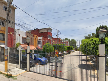 CASA EN CALLE SIERRA DE GUADALUPE, COL. JOYAS DE CUAUTITLAN. ¡NO CREDITOS!
