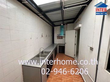 2-storey townhouse, 18.4 sq m, Union Town Village, Lam Luk Ka, Khlong 4, Kanchanaphisek Road, Lam Luk Ka Road, Khlong 4, Lam Luk Ka, Pathum Thani