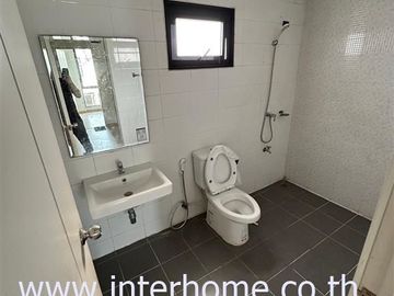 2-storey townhouse, 18.4 sq m, Union Town Village, Lam Luk Ka, Khlong 4, Kanchanaphisek Road, Lam Luk Ka Road, Khlong 4, Lam Luk Ka, Pathum Thani