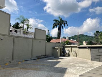 Departamento de Venta en sector Los Ceibos, Guayaquil