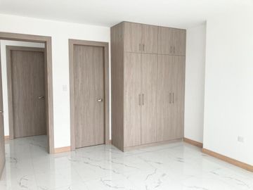 Departamento de Venta en sector Los Ceibos, Guayaquil