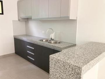 Departamento de Venta en sector Los Ceibos, Guayaquil