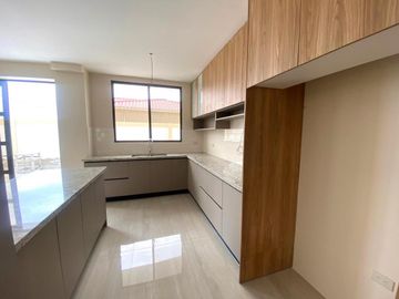 Casa de Venta Sector Portal al Sol, Guayaquil