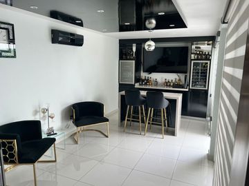 RESIDENCIA EN VENTA EN ISLA MUSULA, CON ALBERCA PROPIA DE 3 NIVELES, 3 RECAMARAS, GYM Y ROOF GARDEN
