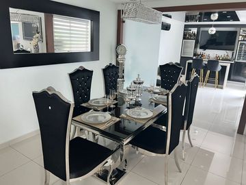 RESIDENCIA EN VENTA EN ISLA MUSULA, CON ALBERCA PROPIA DE 3 NIVELES, 3 RECAMARAS, GYM Y ROOF GARDEN