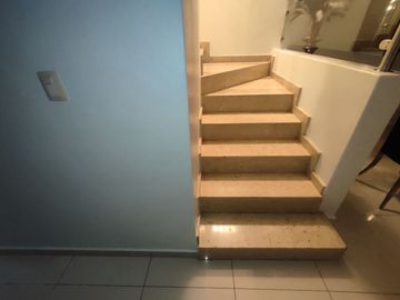 RESIDENCIA EN VENTA EN ISLA MUSULA, CON ALBERCA PROPIA DE 3 NIVELES, 3 RECAMARAS, GYM Y ROOF GARDEN