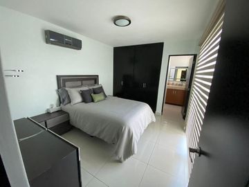 RESIDENCIA EN VENTA EN ISLA MUSULA, CON ALBERCA PROPIA DE 3 NIVELES, 3 RECAMARAS, GYM Y ROOF GARDEN