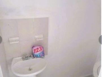 CASA EN VENTA, PALMANOVA, CADEREYTA: 2 PLANTAS, 2 RECÁMARAS, UN BAÑO.