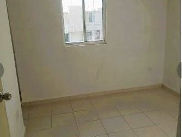 CASA EN VENTA, PALMANOVA, CADEREYTA: 2 PLANTAS, 2 RECÁMARAS, UN BAÑO.