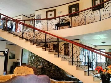 Spacious House in Tagaytay With View Of The Whole Village