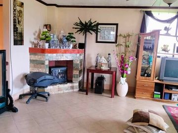 Spacious House in Tagaytay With View Of The Whole Village