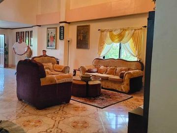 Spacious House in Tagaytay With View Of The Whole Village