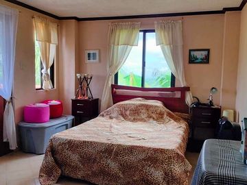 Spacious House in Tagaytay With View Of The Whole Village