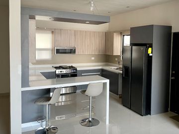 Moderna Casa en RENTA al Norte de Saltillo
