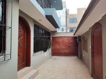 CASA EN VENTA EN ATE