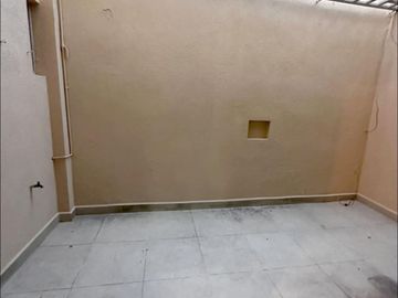 VENDO CASA EN VIA MUERTA SOBRE AVENIDA, A 1 CUADRA DEL MAR
