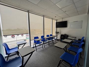 CENTRO EMPRESARIAL GOLF LOS INCAS - AT. 94 M2 - 5TO PISO - VISTA PLAZA CAMACHO