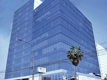 CENTRO EMPRESARIAL GOLF LOS INCAS - AT. 94 M2 - 5TO PISO - VISTA PLAZA CAMACHO