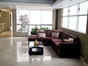 Se vende amplio Departamento Duplex en Chacarilla Del Estanque San Borja