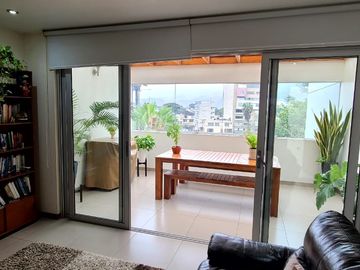 Se vende amplio Departamento Duplex en Chacarilla Del Estanque San Borja