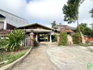 Thai-Oriental Style house in Lamphun for sale.