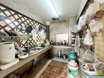 Thai-Oriental Style house in Lamphun for sale.