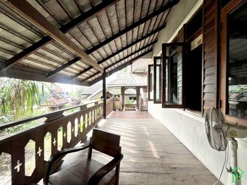 Thai-Oriental Style house in Lamphun for sale.