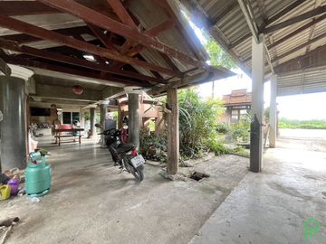 Thai-Oriental Style house in Lamphun for sale.
