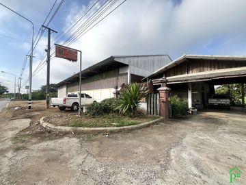 Thai-Oriental Style house in Lamphun for sale.