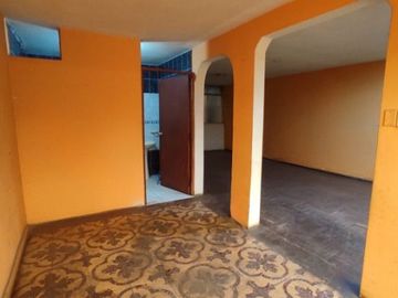 Vendo Espaciosa Casa De Tres Pisos En San Carlos S.J.L.