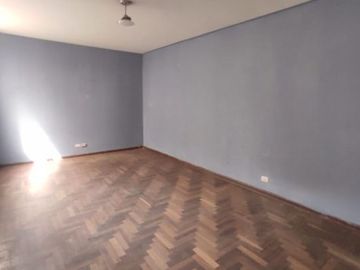 Vendo Espaciosa Casa De Tres Pisos En San Carlos S.J.L.