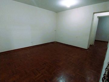 GRAN OPORTUNIDAD VENDO FLAT 2DO PISO  CUADRA 2 DE LA BRASIL