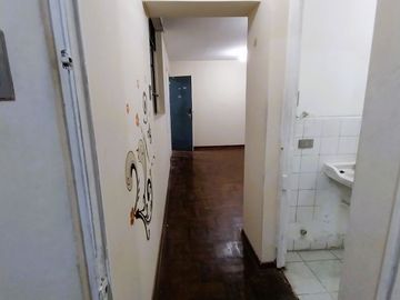 GRAN OPORTUNIDAD VENDO FLAT 2DO PISO  CUADRA 2 DE LA BRASIL
