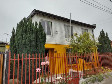 Venta remodelada y amplia casa Sector Calero Sur, Lota.