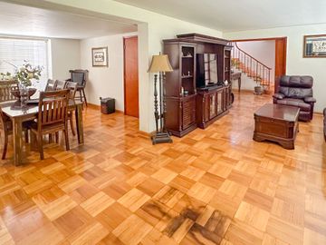 Casa Amplia Remodelada, En Lindo Sector De Providencia