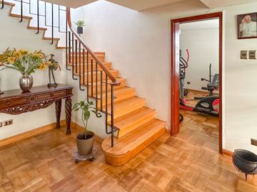 Casa Amplia Remodelada, En Lindo Sector De Providencia