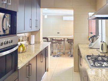 Casa Amplia Remodelada, En Lindo Sector De Providencia