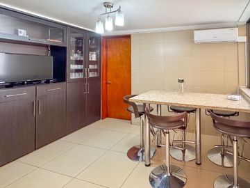Casa Amplia Remodelada, En Lindo Sector De Providencia