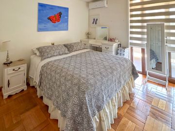 Casa Amplia Remodelada, En Lindo Sector De Providencia