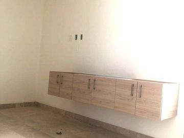 Casa en Venta en Juriquilla de 3 pisos.