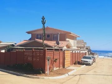 Venta de Casa Condominio Rocas De Córdova, El Tabo.