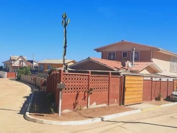 Venta de Casa Condominio Rocas De Córdova, El Tabo.
