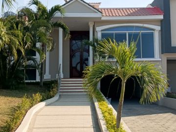 casa de alquiler en manta zona sur frente al mar EP