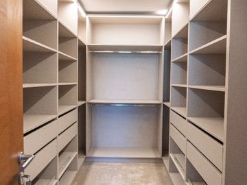 EXCLUSIVO Y ESPECTACULAR PENT HOUSE EN VILLUCO