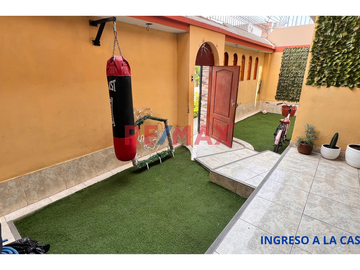 VENTA DE CASA DE 2 PISOS + 3 DEPARTAMENTOS INDEPENDIENTES EN PILARES ADUANEROS A PRECIO REBAJADO; OPORTUNIDAD ÚNICA: NO LA DEJES PASAR!!!