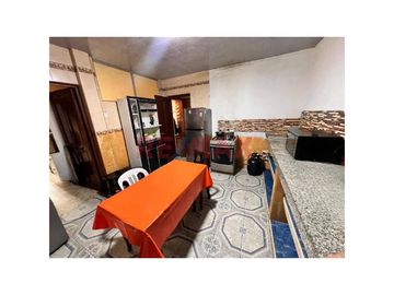 VENTA DE CASA DE 2 PISOS + 3 DEPARTAMENTOS INDEPENDIENTES EN PILARES ADUANEROS A PRECIO REBAJADO; OPORTUNIDAD ÚNICA: NO LA DEJES PASAR!!!